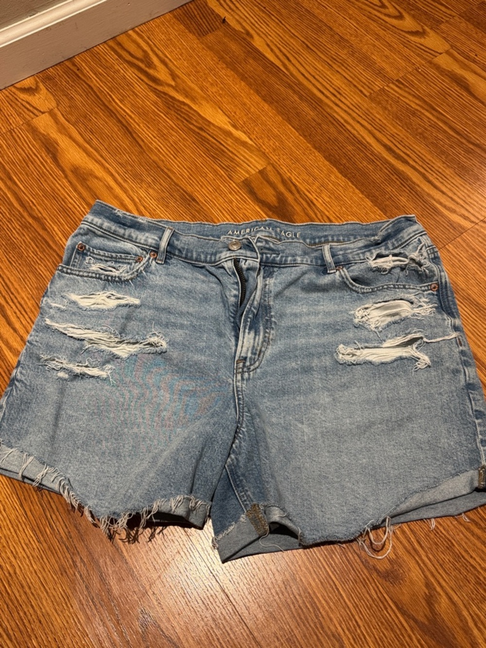 American Eagle Outfitters Strigid Super High-Waisted ripped relaxed Denim Shorts
